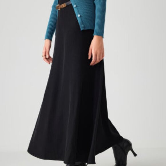 High Waist Solid Pleated Maxi Skirt - Picture 6 of 6
